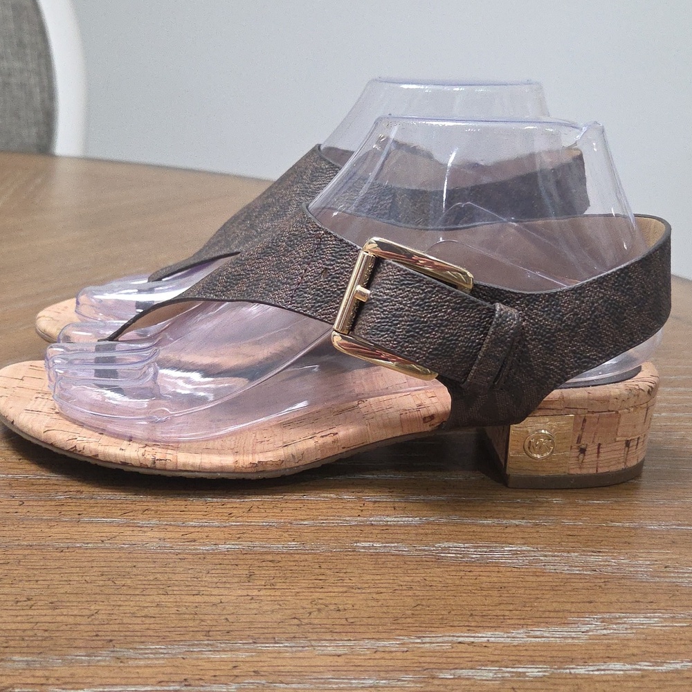 Michael Kors London Thong Style Sandals, Signature Logo Print, Size 6.5 - Picture 4 of 9